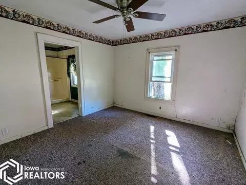 306 E Green St, Augusta, IL 62311 photo 5