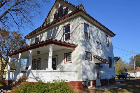 Exterior - 302 2nd St SE, Hampton, IA 50441 photo 5 of 7