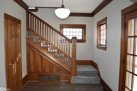 Entry Way - 302 2nd St SE, Hampton, IA 50441 photo 1 of 1