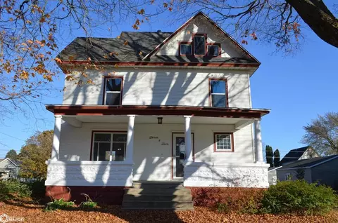 Exterior - 302 2nd St SE, Hampton, IA 50441 photo 6 of 7