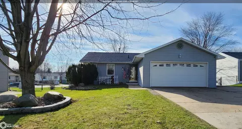2301 Sugar Creek Ln, Marshalltown, IA 50158