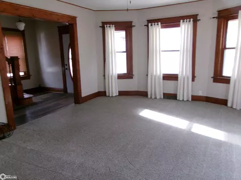 Living - 207 E 5th St, Atlantic, IA 50022 photo 3 of 6