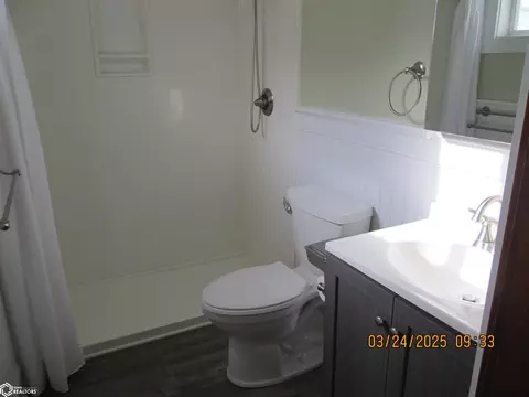 Bath - 207 E 5th St, Atlantic, IA 50022 photo 1 of 4