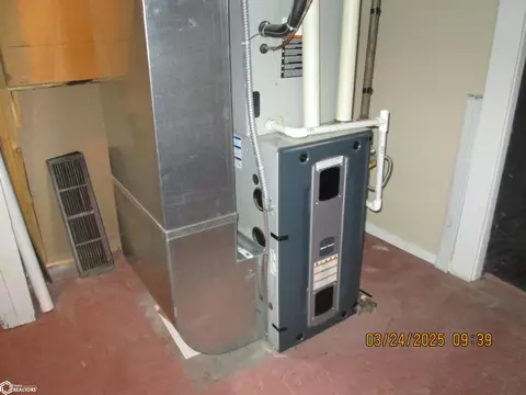 Other - 207 E 5th St, Atlantic, IA 50022 photo 10 of 12