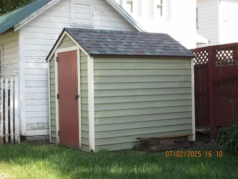 Exterior - 207 E 5th St, Atlantic, IA 50022 photo 10 of 11