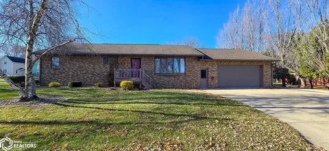 101 N Oak St, Lake Mills, IA 50450
