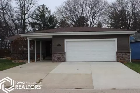 1363 Beeds Lake Dr, Hampton, IA 50441