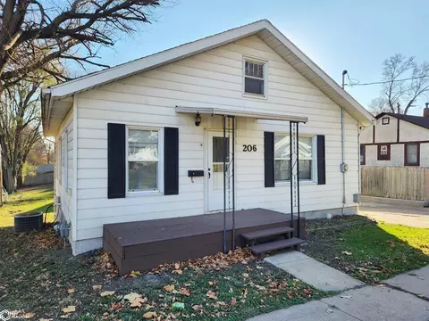 206 E Jefferson St, Knoxville, IA 50138