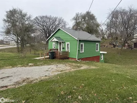 Exterior - 1113 W State St, Centerville, IA 52544 photo 1 of 2