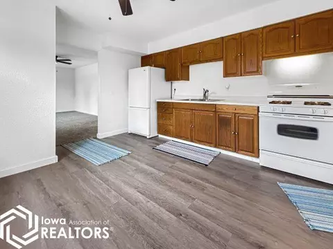 821 4th St NW, Hampton, IA 50441 photo 2