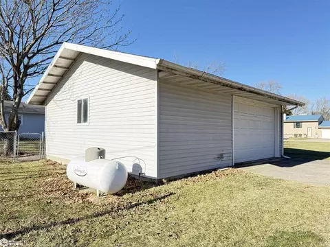 821 4th St NW, Hampton, IA 50441 photo 12
