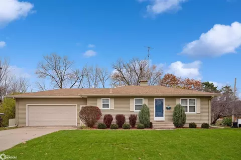 2424 Herman Ave, Burlington, IA 52601