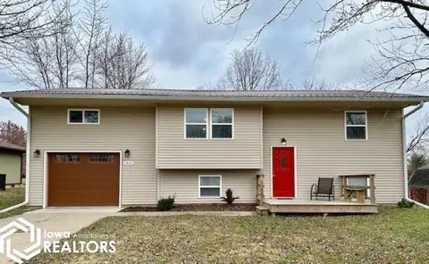 1503 Woodside Cir, Fairfield, IA 52556