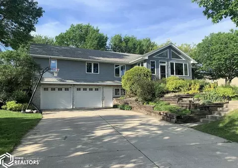 673 S Clark St, Carroll, IA 51401