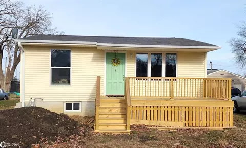 220 12th St SE, Mason City, IA 50401