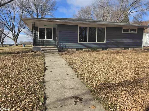 611 Ripley St NW, Titonka, IA 50480