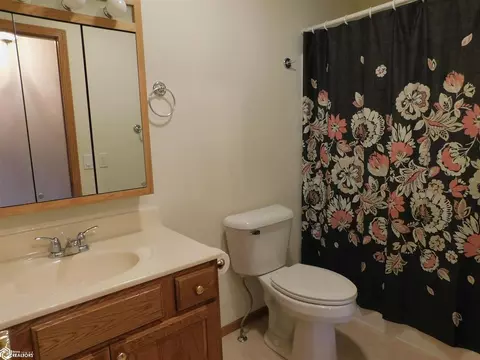 Bath - 2408 3rd Ave N, Denison, IA 51442 photo 1 of 3