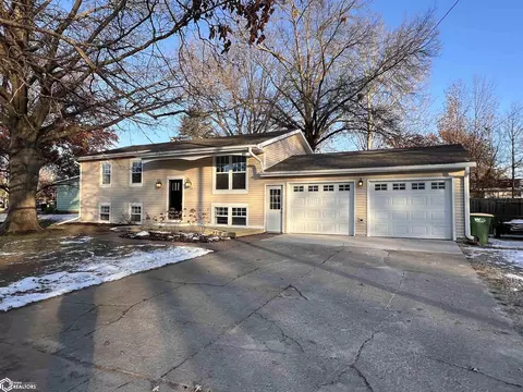 1104 Liberty Dr, Fairfield, IA 52556