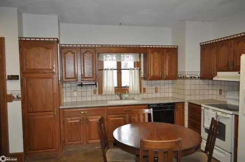 320 Main St, Dedham, IA 51440 photo 27