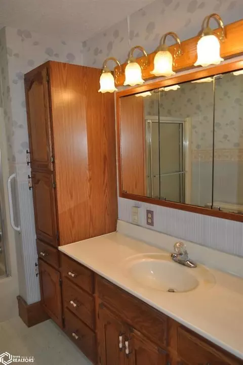 320 Main St, Dedham, IA 51440 photo 35
