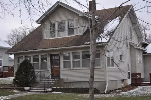 320 Main St, Dedham, IA 51440 photo 3
