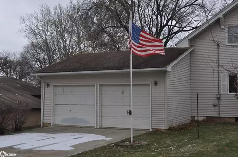 320 Main St, Dedham, IA 51440 photo 7