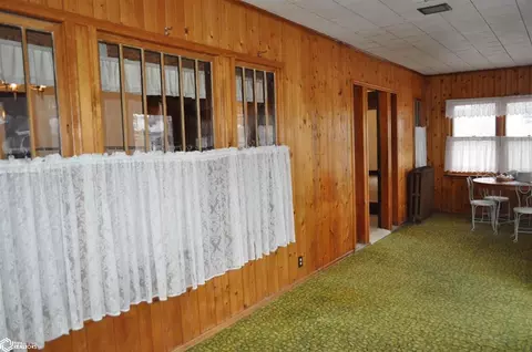 320 Main St, Dedham, IA 51440 photo 15