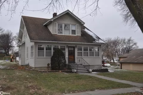 320 Main St, Dedham, IA 51440 photo 2