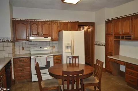 320 Main St, Dedham, IA 51440 photo 28