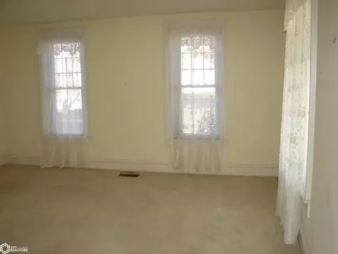 Bedroom - 320 Park St, Donnellson, IA 52625 photo 5 of 11