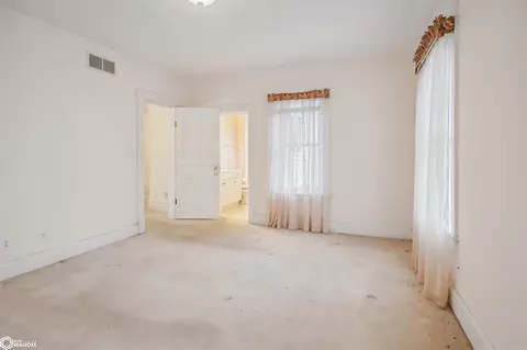 Bedroom - 320 Park St, Donnellson, IA 52625 photo 9 of 11
