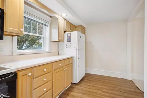 Kitchen - 320 Park St, Donnellson, IA 52625 photo 3 of 4