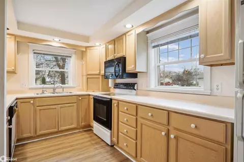 Kitchen - 320 Park St, Donnellson, IA 52625 photo 4 of 4