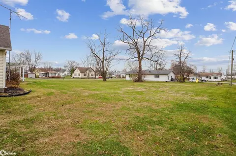 Exterior - 320 Park St, Donnellson, IA 52625 photo 3 of 3