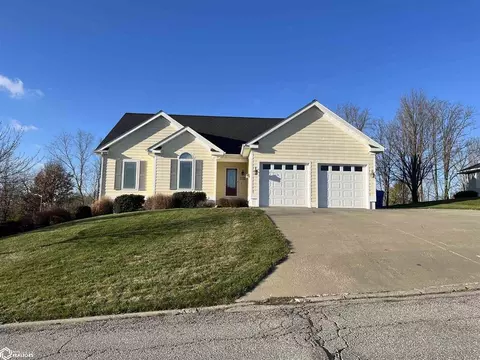 105 Linden Ln, Albia, IA 52531