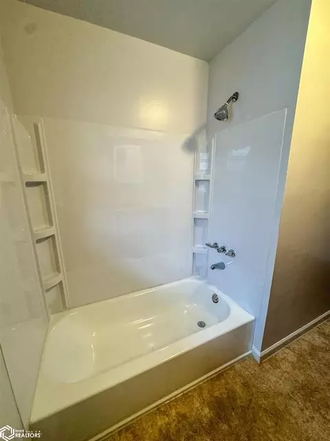 Bath - 308 2nd Ave SW, Hampton, IA 50441 photo 2 of 3