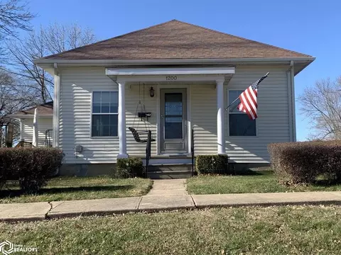 1200 SE Q St, Leon, IA 50144