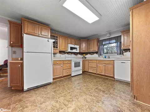 Kitchen - 503 2nd St NE, Hampton, IA 50441 photo 1 of 3