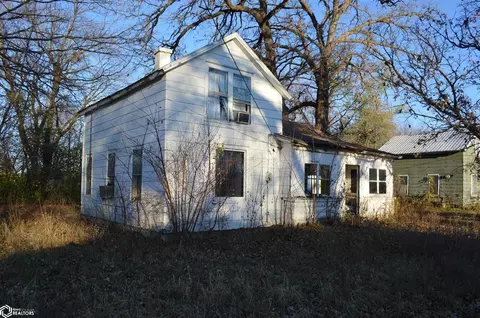 34 Charles City Rd, Nashua, IA 50658