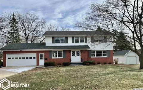 204 N Oak St, Lake Mills, IA 50450