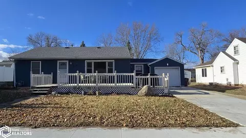 204 S Grant St, Lake Mills, IA 50450