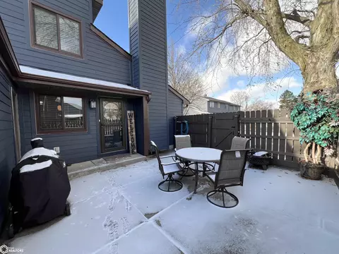 1436 N 9th Avenue Pl E, Newton, IA 50208