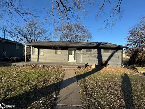 335 E Madison St, Centerville, IA 52544 photo 2
