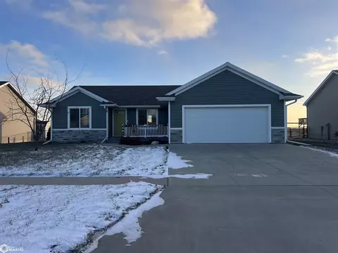 265 E Cardinal St, Garner, IA 50438