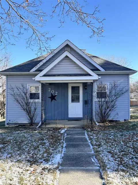 202 1st Ave, Audubon, IA 50025