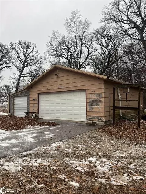 809 3rd Ave, Livermore, IA 50558