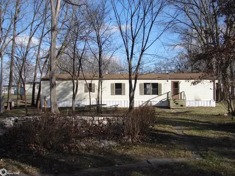 102 N Benbow St, Hillsboro, IA 52630