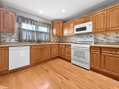 1343 Raven Ave, Hampton, IA 50441 photo 4
