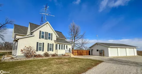 1343 Raven Ave, Hampton, IA 50441