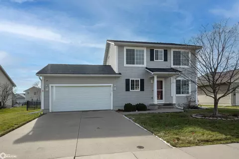 310 Oak Park Cir, Marion, IA 52302